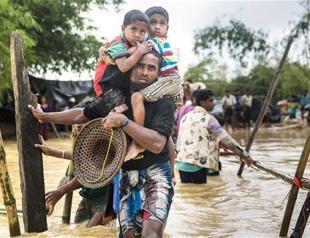 Bangladesh army steps up as Rohingya suffer heavy rain