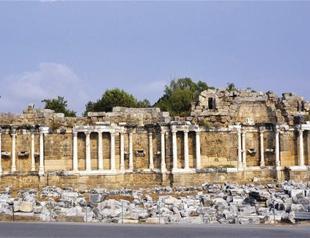 Nymphaeum undergoing restoration in Antalya’s Side
