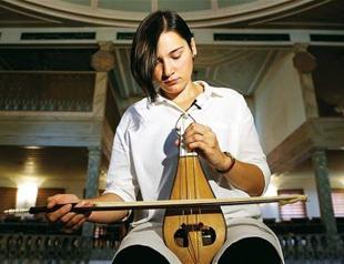 Music student buys Ottoman kemancha