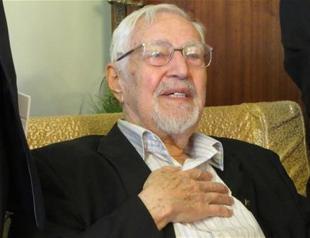 Hundreds attend funeral of Iranian dissident politician who died in Turkey