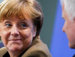 Merkels Bavarian allies insist on conservative unity before coalition talks