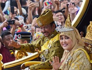 Brunei monarch marks golden jubilee in style