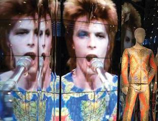 Major Bowie exhibition to close in New York