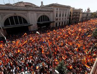 Spanish PM won’t rule out suspending Catalonia’s autonomy
