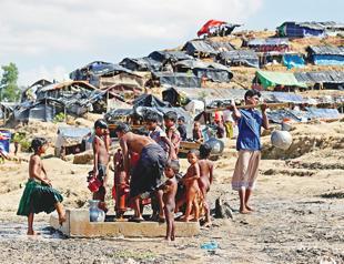 Rohingya feel like prisoners in giant Bangladesh camp