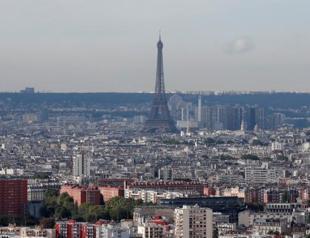 Paris plans to banish all but electric cars by 2030