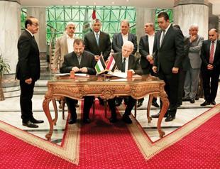 Hamas, Fatah sign deal on Palestinian reconciliation