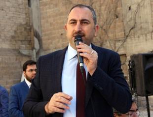 Press cards of 889 journalists canceled in Turkey in 2016: Justice Minister