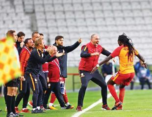 Galatasaray extends cushion at top to six points