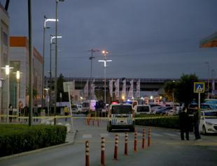 Two ISIL bomb attack plotters are Austrian citizens, police say