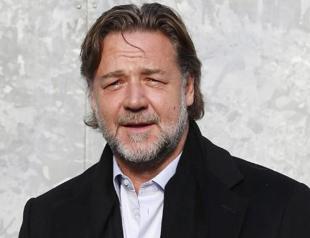 Russell Crowe offers to house six Papua New Guinea detainees