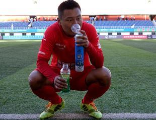 Oxygen tanks ready as Tibet team make history