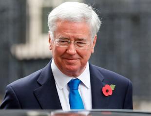 UK defense minister quits over indiscretions