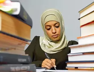 Professor apologizes for fiery response to Muslim student