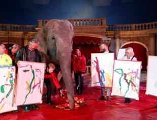 Paintings by Indian elephant auctioned off in Hungary