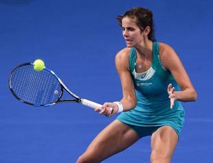 Goerges rallies past Vandeweghe to lift WTA Elite Trophy