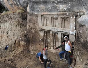 Lycian tomb unearthed in home of Santa Claus