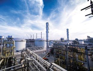 Saudi Aramco signs energy deals worth nearly $4.5 bln