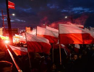 Tens of thousands join Polish nationalists’ march on independence day