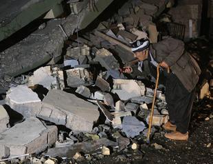 More than 350 killed in Iran, Iraq earthquake