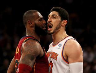 LeBron rallies Cavaliers over Knicks