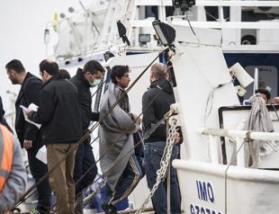 Over 400 migrants detained in anti-trafficking ops across Turkey: Sources