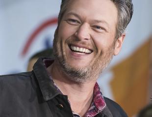 People Magazine names Blake Shelton sexiest man alive
