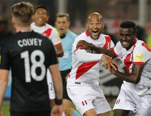 Peru beats New Zealand 2-0 to capture last World Cup berth