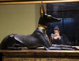 Egyptian Museum displays unseen King Tut artifacts