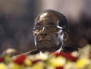 Mugabe resisting military pressure to quit: Sources