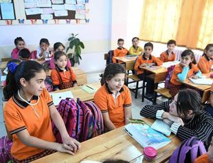 Turkey educating nearly 500,000 Syrian children: Minister