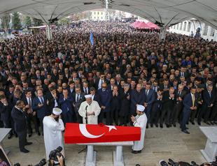 Turkey bids farewell to ‘pocket Hercules’ Süleymanoğlu