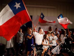 Pinera wins first round of Chile election, faces runoff