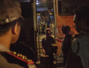 Hundreds leave Papua villages in separatist standoff