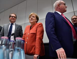 Germanys Merkel very skeptical on minority government