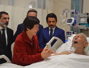 Korean Ayla pays sentimental visit to Turkish godfather