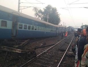 Train derails in India, three killed