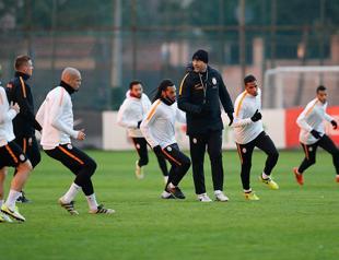 Weakened league leader Galatasaray seeks relief in Alanya