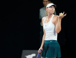 Turkish spectator proposes to Maria Sharapova during match in Istanbul