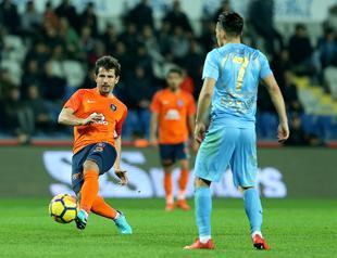 Başakşehir claims top spot in league, Fenerbahçe also wins