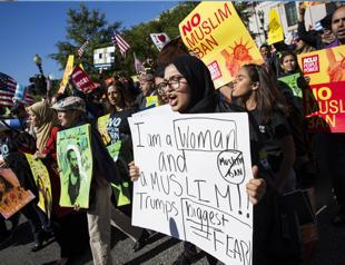 US Supreme Court allows Trump travel ban to take effect pending appeal