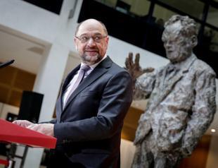 German SPD to start talks with Merkel next week if members agree