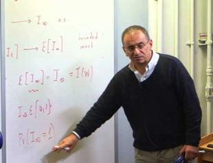 Turkish professor awarded for 5G coding work