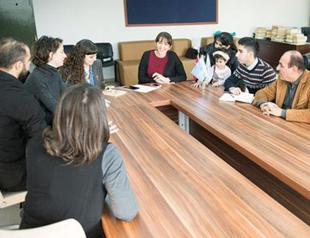 Refugees in Istanbul hold regular meetings to find solutions to problems