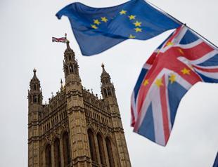 Companies prepare for disorderly Brexit as talks stall