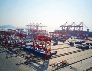 China logs strong exports, imports, as economy gains steam