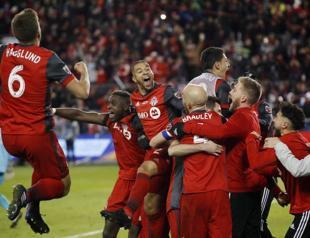 Toronto beats Seattle 2-0 to win first MLS Cup title