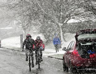 Heavy snow causes travel mayhem in northern Europe