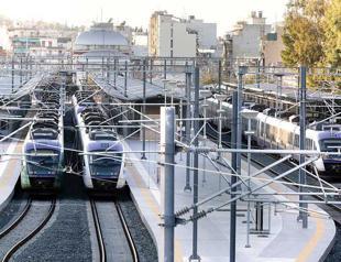 Greeks go on strike against austerity