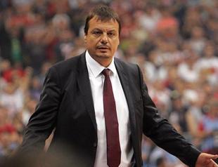 Anadolu Efes reunites with Ataman